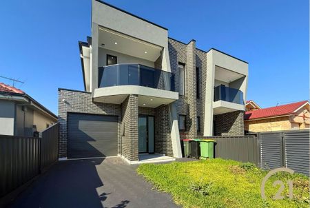 Brand New Five Bedroom&comma; Duplex&excl; - Photo 3