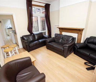 6 bedroom house to rent - Photo 1