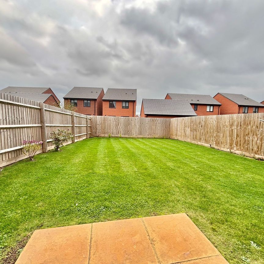 Tedder Grove, Nuneaton, CV11 - Photo 1