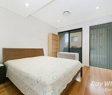 SPACIOUS & MODERN 3 BEDROOM TOWNHOUSE - Photo 5