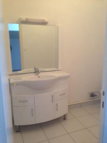 Location Appartement 2 pièces 54m² LYON 9ème - Photo 2