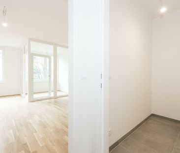 Lichtdurchfluteter Wohntraum mit Stil – Eleganz trifft Komfort - Photo 1