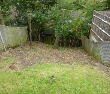 4 bedroom semi-detached house to rent - Photo 3