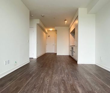 For Lease - 2 David Eyer Road Unit# 633, Richmond Hill, Ontario - Photo 2