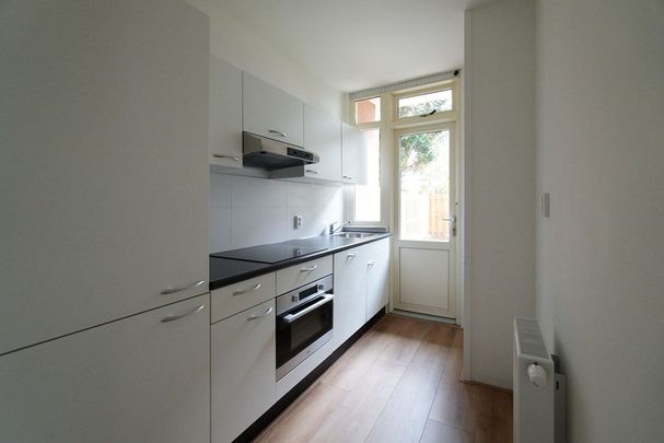 Te huur: Appartement Celsiusstraat 42 in Den Haag - Photo 1