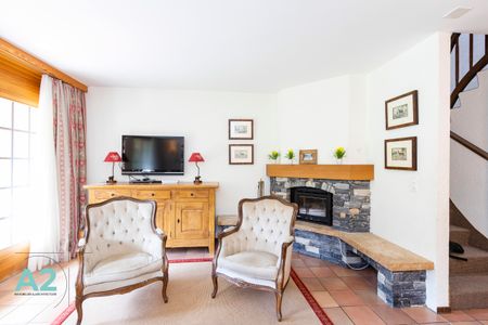 LOCATION SEMAINE / SAISON CHALET MITOYEN AVEC JARDIN PROCHE DU REGENT - Photo 2