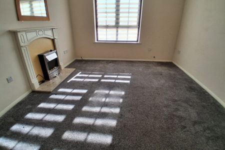 Elizabeth Court - Photo 3