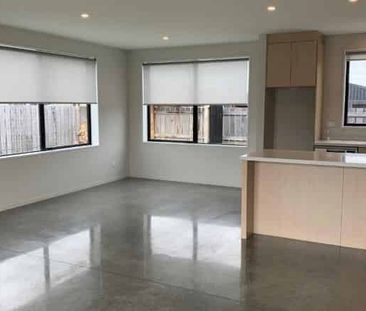 Sunny, Modern Hāwea Home - Photo 2