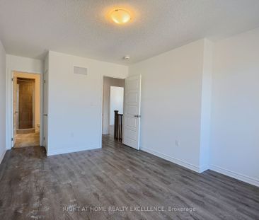 For Lease - 43 Keppel Circle, Brampton, Ontario - Photo 4