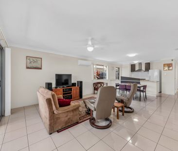 Comfortable and Convenient 4-Bedroom Family Home - Photo 4