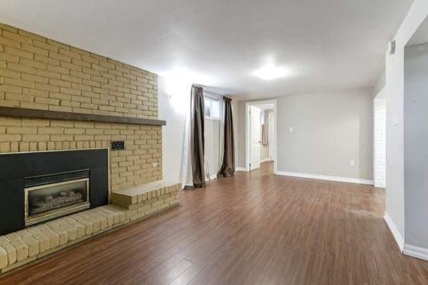 For Lease - 5466 Randolph Crescent, Burlington, Ontario - Photo 1