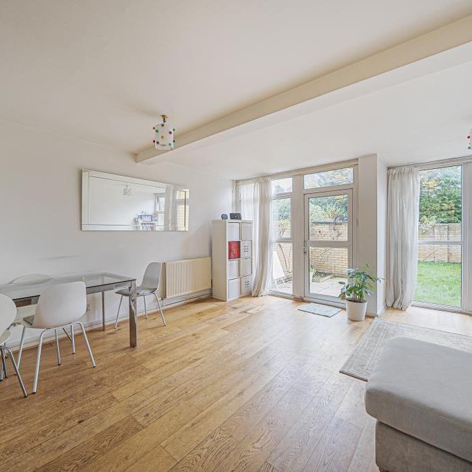 3 bedroom terraced house to rent - Photo 1