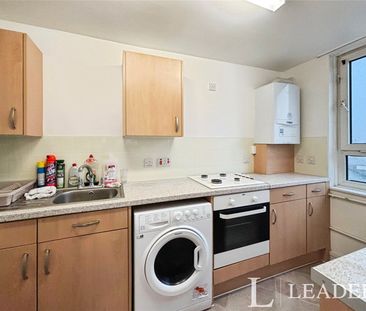 property to rent Willowfield Tower, Harlow, CM18 - Photo 4