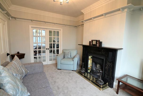 3 bedroom end of terrace house to rent - Photo 1