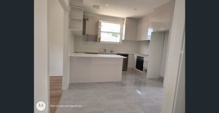 Fully Renovated Four Bedroom Family Home - Photo 5