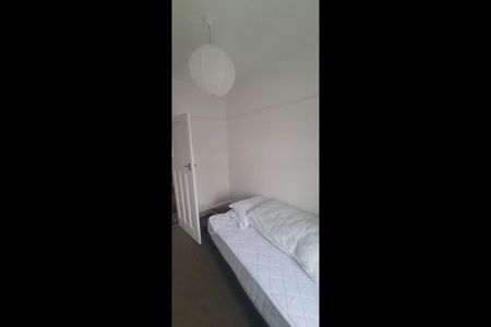 3 Bed Terraced House, Barriedale, SE14 - Photo 5