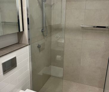 Top Floor Apartment! - Photo 4