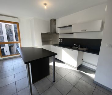 Location Appartement 3 pièces 60m² STE FOY LES LYON 69110 - Photo 4