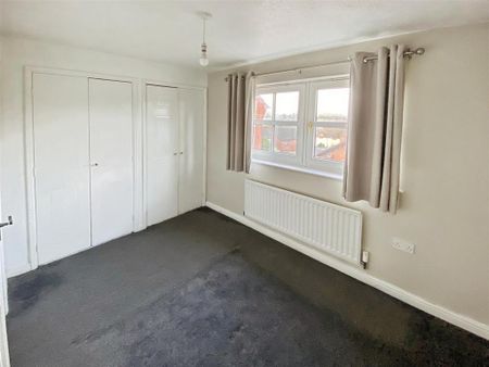 2 bedroom end of terrace house to rent - Photo 3