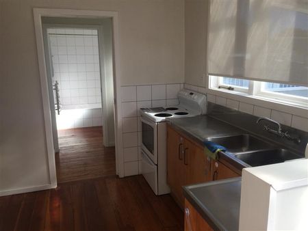 Karamu Road North, Mayfair - Photo 3