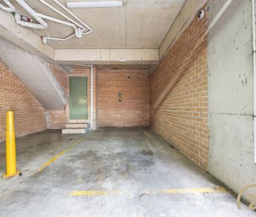 Two Bedroom Unit&comma; in a Prime Location&excl; - Photo 6