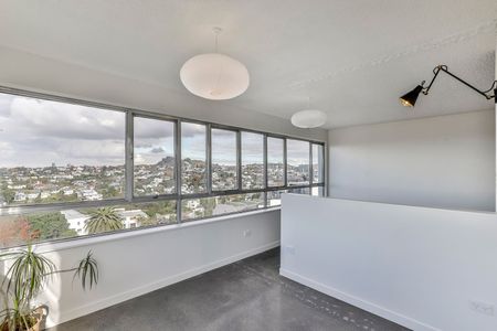 Stylish, Sunny, and Superbly Located Studio - Photo 2