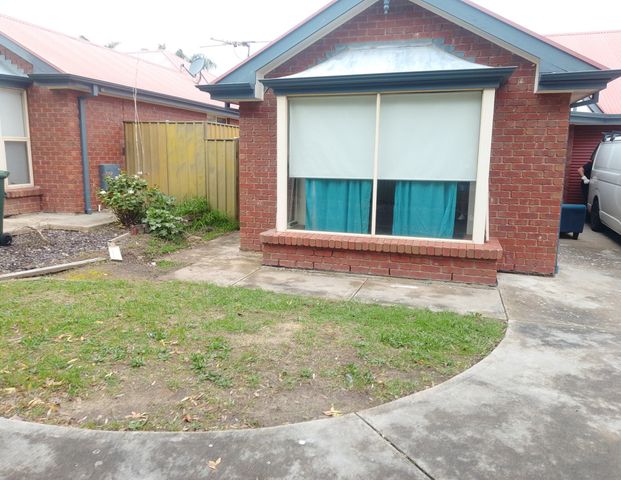Woodcroft - Photo 1