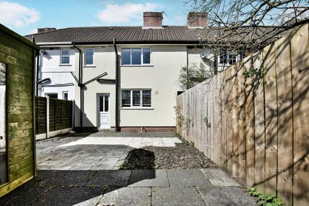 3 bedroom terraced house to rent - Photo 3