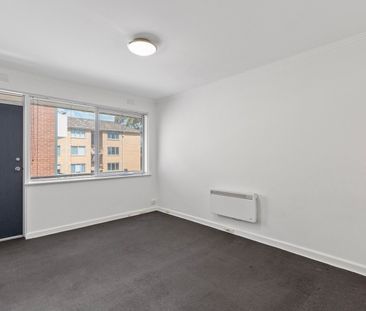 7/14 Fordholm Road, Hawthorn VIC 3122 - Photo 5