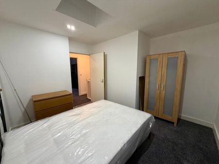 2 bedroom flat to rent - Photo 3