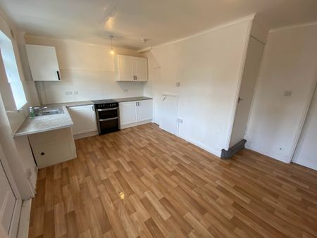 2 Bed Terraced House, Longroyd Street North, LS11 - Photo 2