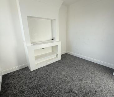 5 bedroom terraced house to rent - Photo 4