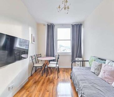 Flat, Battersea, SW11 - Photo 2