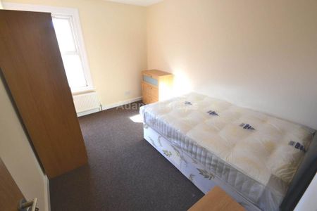 5 bedroom terraced house to rent - Photo 4