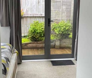 1 Bedroom, Greenhithe, Dog Friendly! - Photo 1