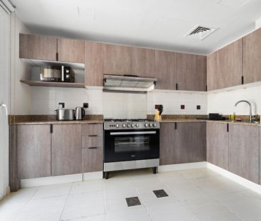 Spacious Villa 2BR + Maid Room | Family-friendly - Photo 4