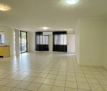 Ground Floor - Waterfront Complex! - Photo 2