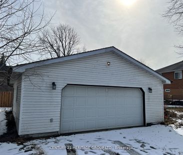 Detached Home For Lease | N8144378 - Photo 1