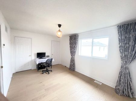 For Lease - 215 Andona Crescent, Toronto, Ontario - Photo 4