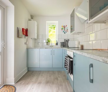 2 Bed Terraced House, Rochester Street, BN2 - Photo 4