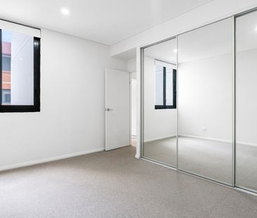 Stylish Retreat with Everyday Convenience - Photo 6