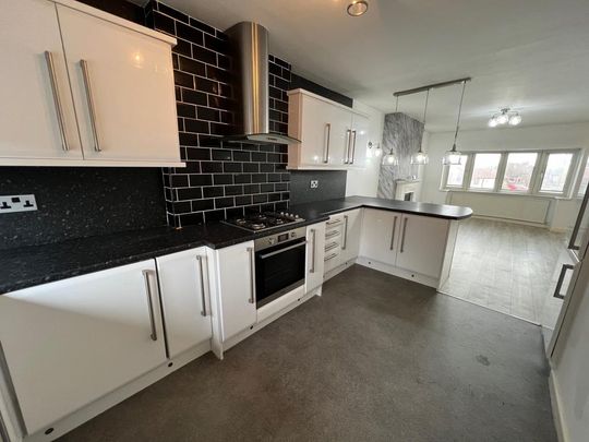 2 bedroom apartment to rent - Photo 1