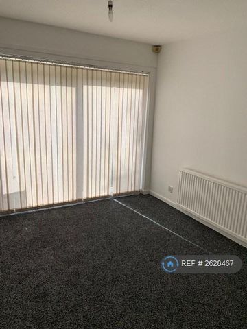 3 bedroom end of terrace house to rent - Photo 3