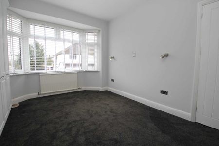 3 bed Semi Detached for rent - Photo 4