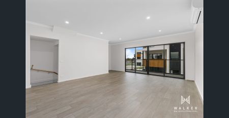 Modern Living Townhouse! - Photo 5