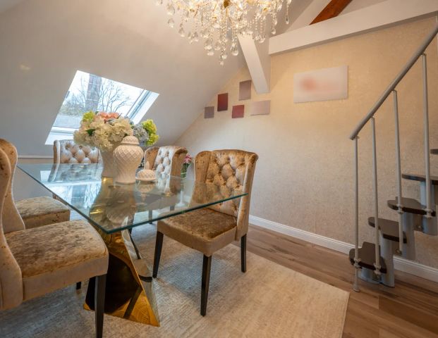 Altbaucharme trifft Komfort – Dachgeschosswohnung mit Klimaanlage - Foto 1