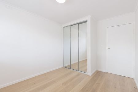 5/1102 Lygon Street, Carlton North VIC 3054 - Photo 3