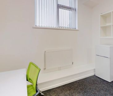 En-Suite Bedrooms - Photo 6