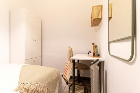 Carrer de Mallorca, Barcelona, Catalonia 08037 - Photo 4