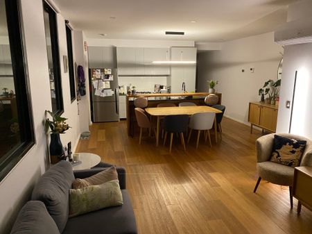 Port Melbourne - Photo 2